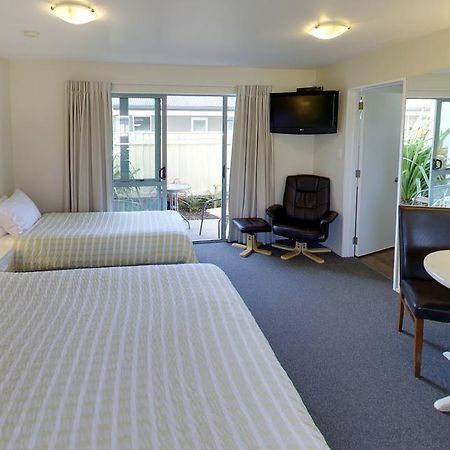 Westport Spa Motel Экстерьер фото