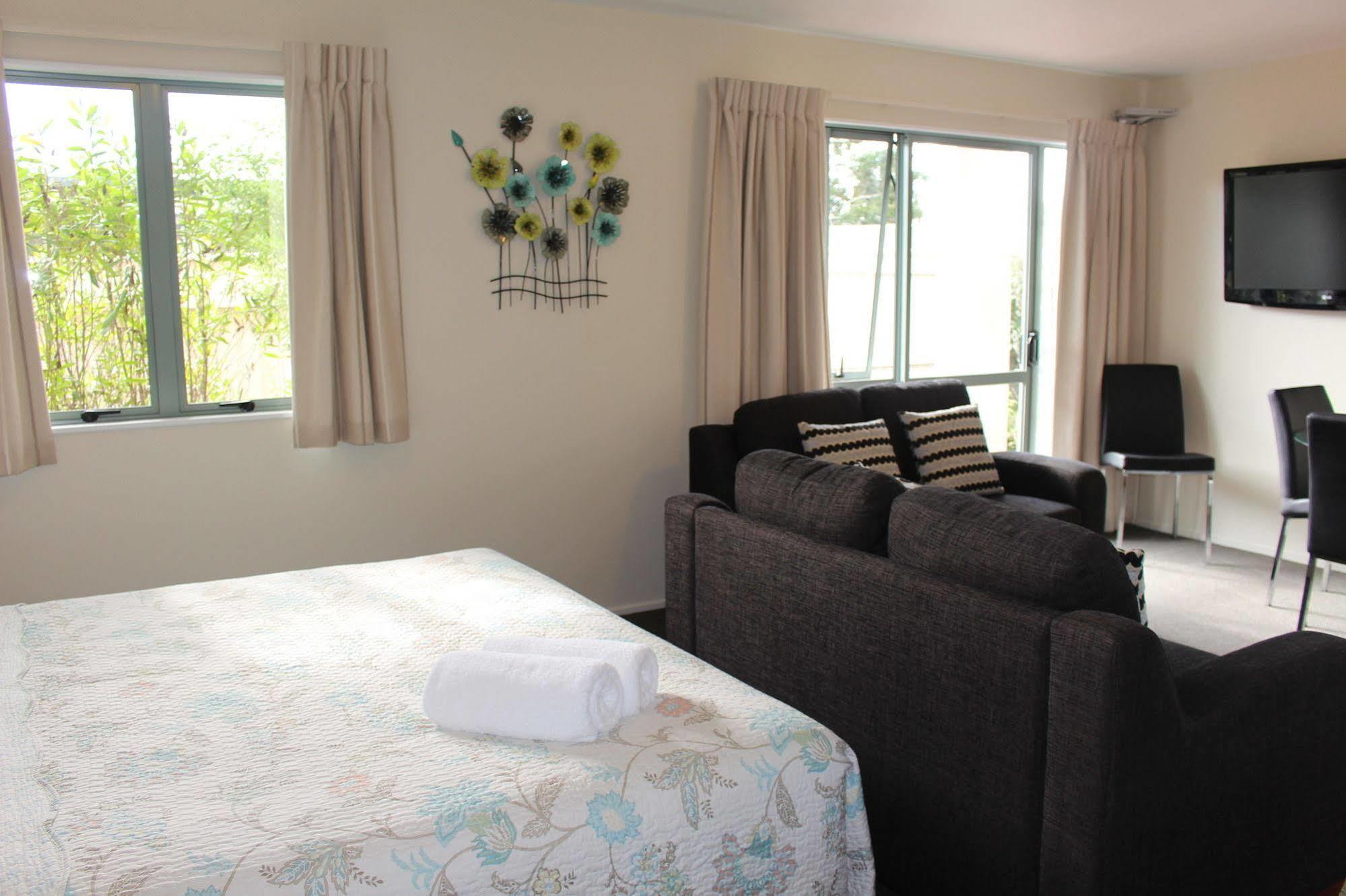 Westport Spa Motel Экстерьер фото