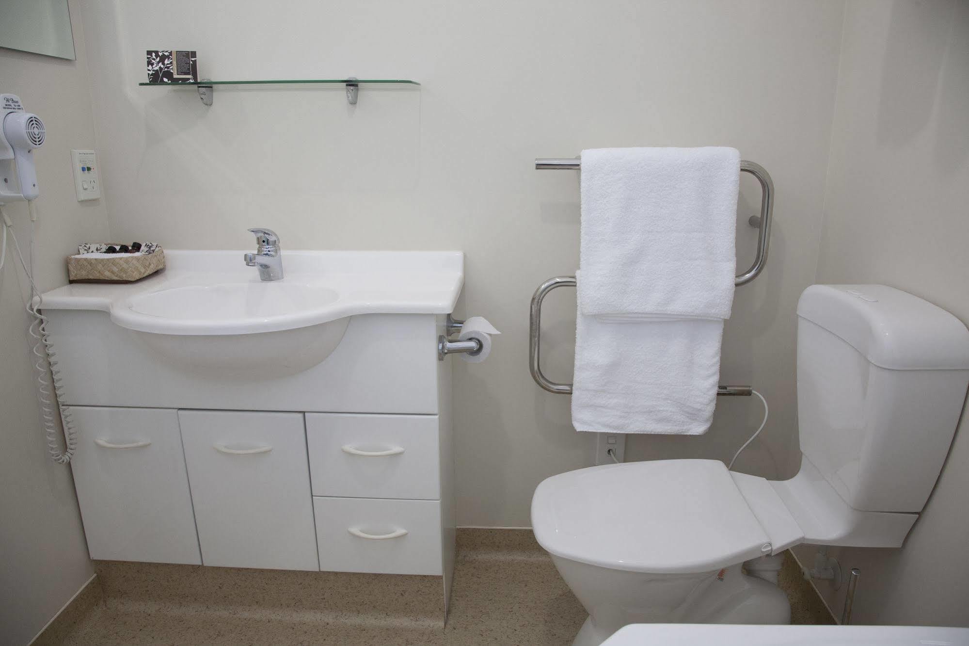 Westport Spa Motel Экстерьер фото